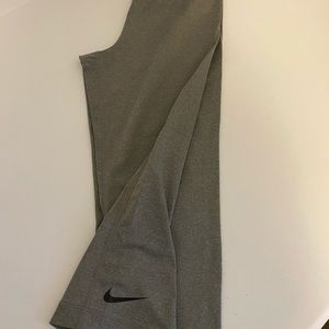 Nike pro capris